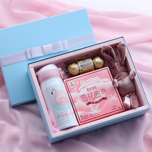 年底送客户礼品推荐女生，年底送客户礼品推荐女生送什么好，年底给客户送礼的文案？
