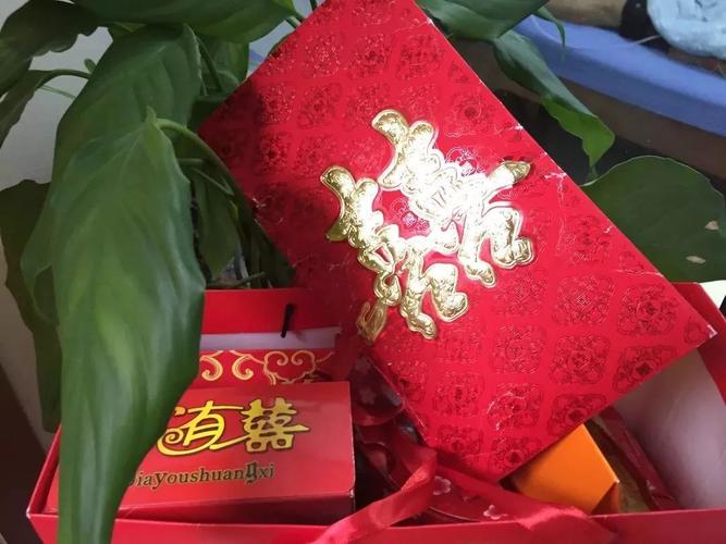 客户送的礼物该收吗,客户送的礼物该收吗怎么回复,客户给员工的红包需要上交公司吗?