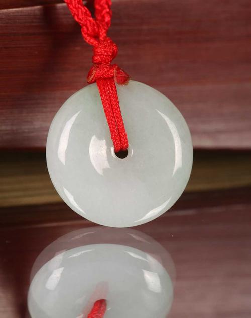 平安vip客户生日礼物,,今天过生日,我喜欢的人送我的平安扣,是什么意思?
