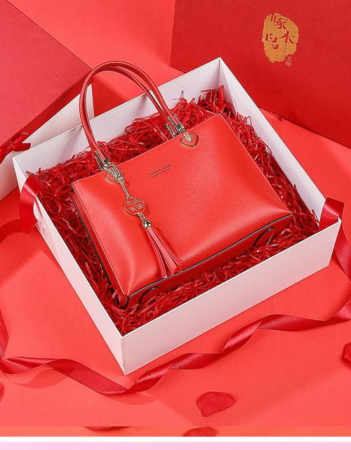送女客户礼品200左右,送女客户礼品200左右合适吗,送女孩子包包什么比较合适,200以内?