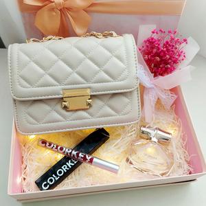 送女客户礼品200左右,送女客户礼品200左右合适吗,送女孩子包包什么比较合适,200以内?