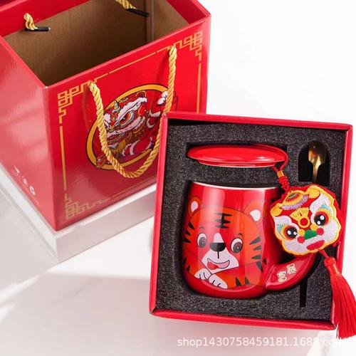 老客户赠送春节礼品,老客户赠送春节礼品怎么感谢,春节拿陶瓷杯送长辈合适吗?