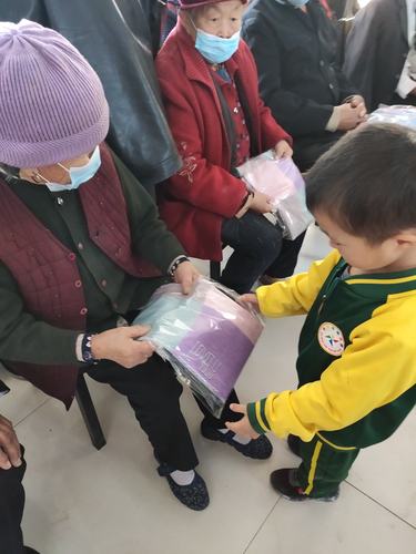 重阳节能送客户礼物吗,重阳节能送客户礼物吗,中班社会重阳节的礼物反思?