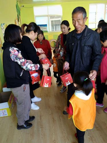 重阳节能送客户礼物吗,重阳节能送客户礼物吗,中班社会重阳节的礼物反思?