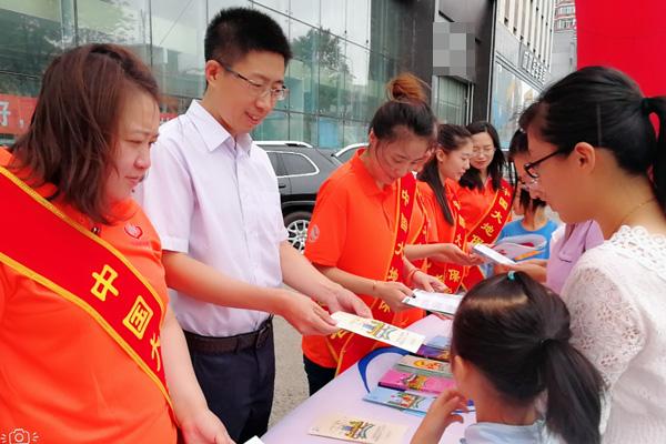 保险客户活动高档礼品，保险客户活动高档礼品有哪些，保险公司领礼品要身份证的后果？