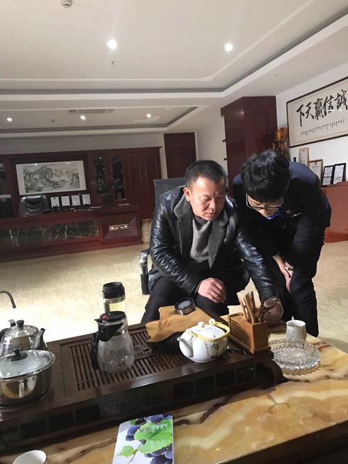 拜访客户要拿礼品吗,拜访客户要拿礼品吗怎么说,到别人公司拜访需要带礼物吗?