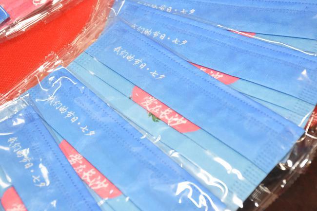 疫情给客户送礼品广告语,,卖口罩的顺口溜?