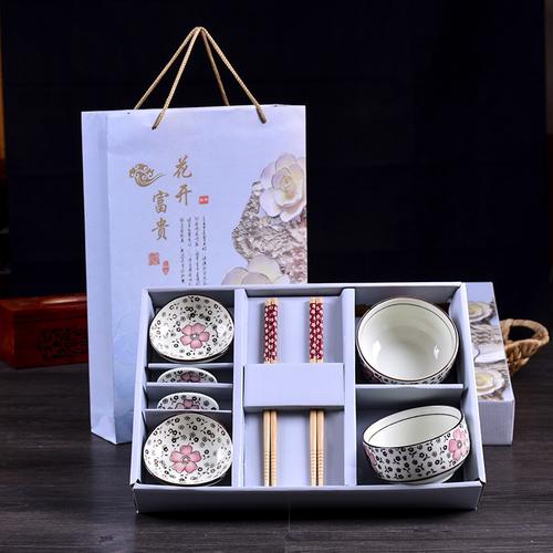 酒店销售拜访客户时的礼品,酒店销售拜访客户时的礼品有哪些,酒店要开业了,有没有人推荐几个合适的小礼品送给顾客?