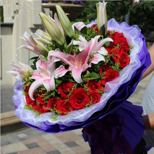 送老婆生日鲜花,送老婆生日鲜花卡片怎么写,送老婆生日鲜花