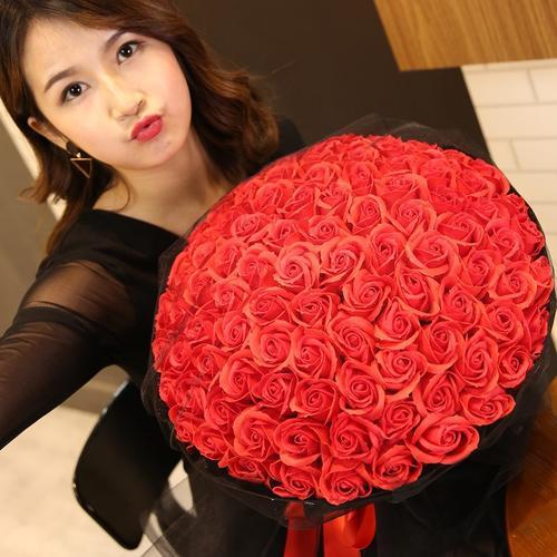 给老婆送花送几朵,给老婆送花送几朵合适,情人节给媳妇送花应该送几朵?