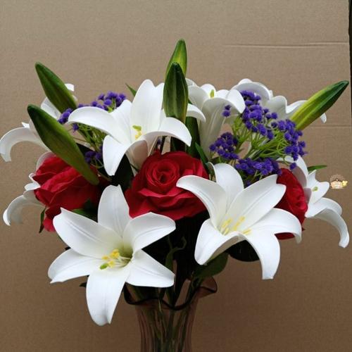 老婆生日送百合花,老婆生日送百合花好吗,过生日可以送郁金香么?