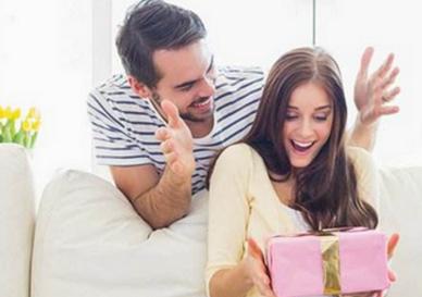 老婆以金额来看送礼，老婆以金额来看送礼合适吗，结婚送5000可以不？