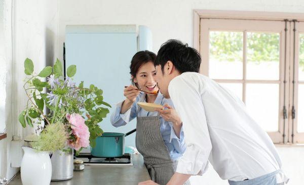 老婆升职老公应该送礼吗,老婆升职老公应该送礼吗知乎,女性升职的三件事?