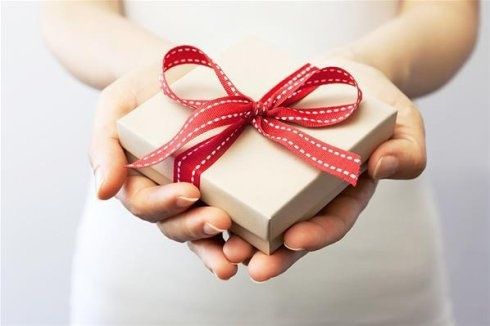 老婆升职老公应该送礼吗,老婆升职老公应该送礼吗知乎,女性升职的三件事?