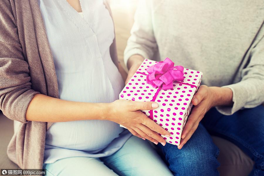 老婆生完宝宝送礼物,,产后孕妇送什么礼物好?