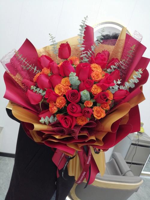 送老婆结婚纪念14年,,13周年结婚纪念日送老婆什么鲜花?