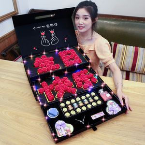 38妇女节送老婆礼物,38妇女节送老婆礼物排行,38女神节送什么给追求的人?