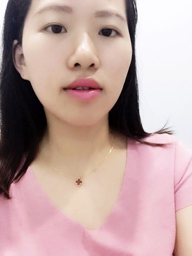 送老婆口红好还是项链好,送老婆口红好还是项链好呢,200左右买项链好还是口红好?