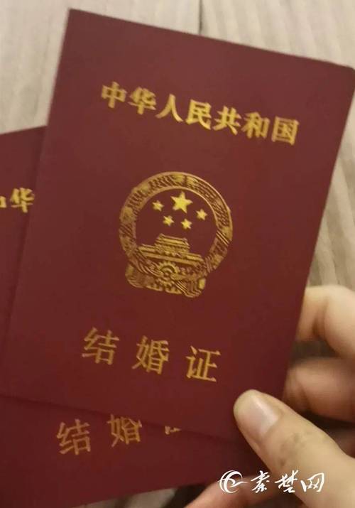 跟老婆领证送啥礼物好,跟老婆领证送啥礼物好呢,领结婚证送女朋友什么礼物?