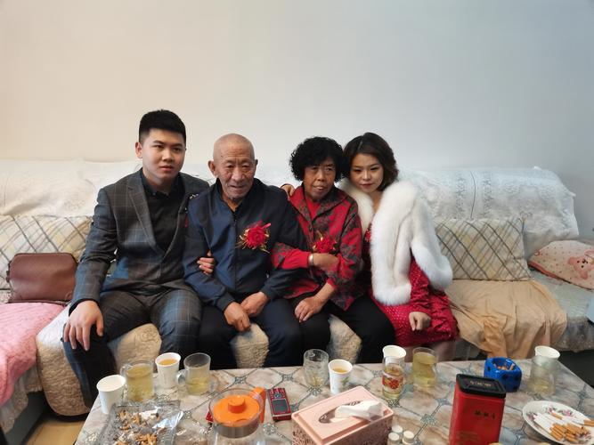 老婆的爷爷奶奶过节送礼,老婆的爷爷奶奶过节送礼合适吗,住在婆家过节需要给婆家送礼吗?