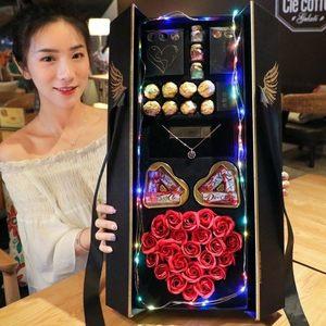 七夕送老婆啥礼物有创意,,七夕情人节送老婆什么礼物最好?