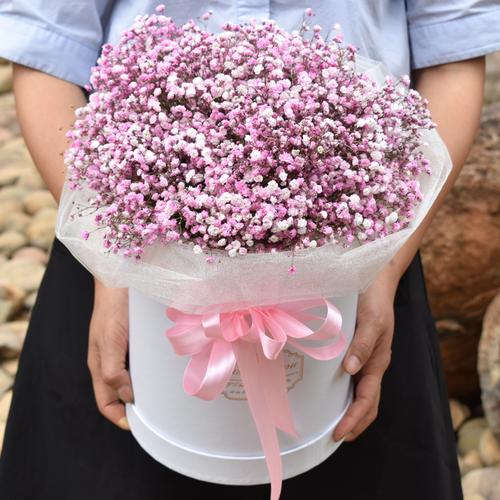 老婆过生日可以送满天星吗,老婆生日送满天星合适吗,女生送男生满天星花束什么意思?