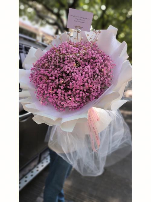 老婆过生日可以送满天星吗,老婆生日送满天星合适吗,女生送男生满天星花束什么意思?