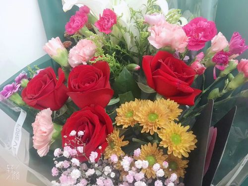 教师节送老师几朵花好,教师节送老师几朵花好?送什么花,教师节送一束还是一朵花?
