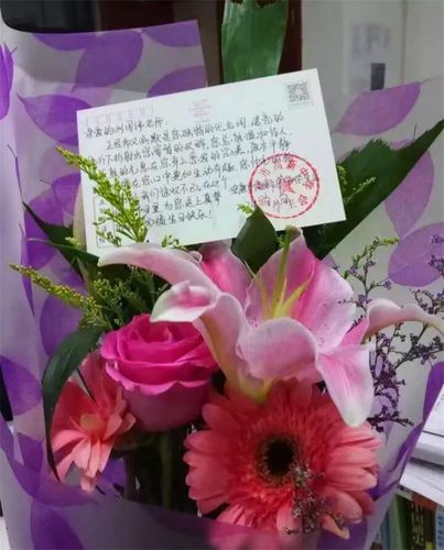 大学毕业给老师送花,大学毕业给老师送花寄语,送毕业生的花?