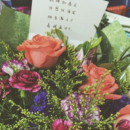 送老师花束,送老师花束卡片寄语,可以送给教师什么胸针?