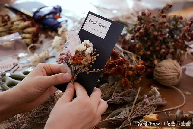 给老师赠礼,给老师赠礼说的话,什么礼物送给音乐老师比较好?要有新意的,特别的?