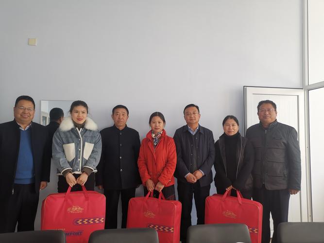 回校看望老师送,回校看望老师送什么礼物好,大学生支教回来的待遇?