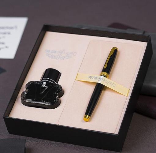 用钢笔送老师,用钢笔送老师什么礼物,送朋友一支钢笔,代表着什么含义?