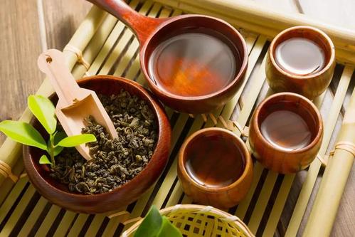 养生乘礼老师,,去朋友家吃饭送茶叶可以吗?