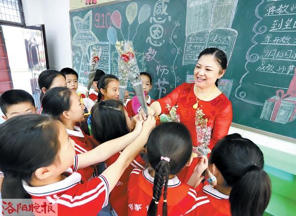 老师和学生要礼物,老师和学生要礼物好,老师给学生送礼物推荐?