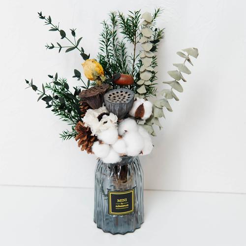 送老师干花送哪种,送老师干花送哪种花好,干棉花插花什么寓意?