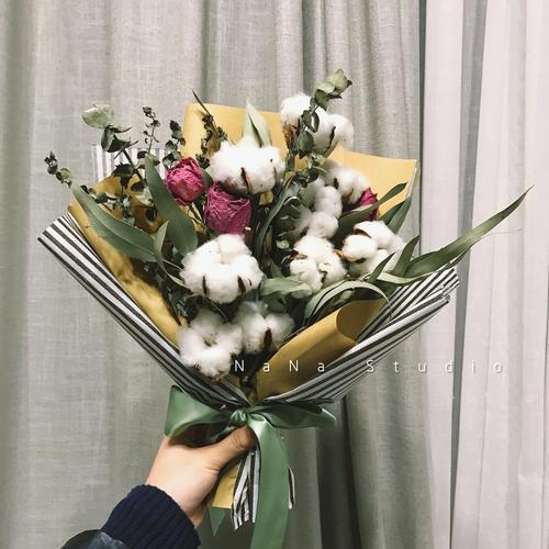 送老师干花送哪种,送老师干花送哪种花好,干棉花插花什么寓意?