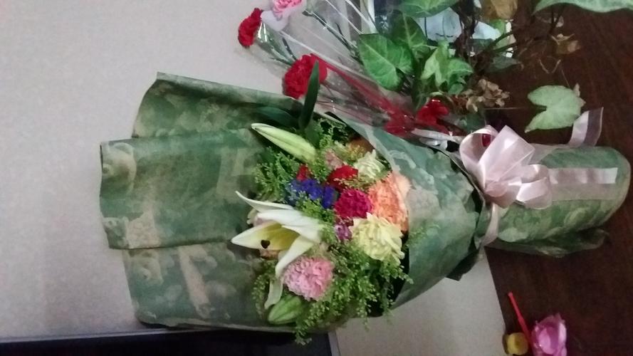 过生日能送老师,过生日能送老师花吗,21岁老师过生日送什么?