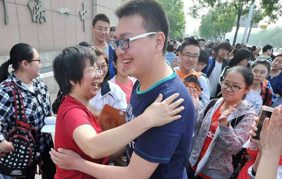 提起毕业给老师送钱,提起毕业给老师送钱怎么说,提起毕业给老师送钱