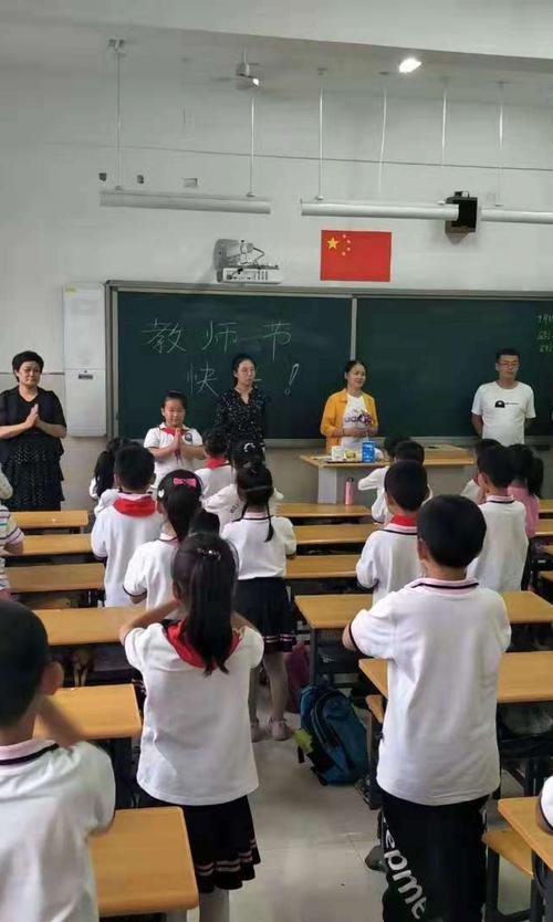 送老师礼物的步骤,送老师礼物的步骤,要送老师礼物用什么方法送呢?是送到老师家里还是学校?