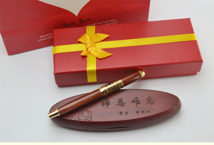 毕业送老师钢笔内容,毕业送老师钢笔内容怎么写,毕业送老师什么礼物最好?