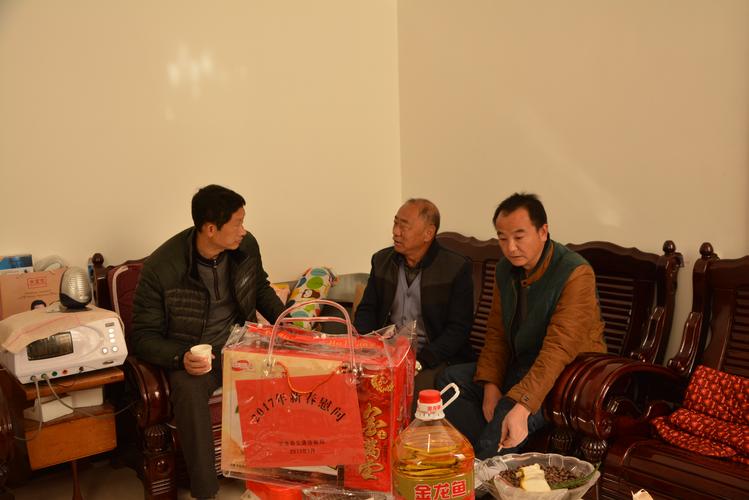 春节给老师送啥礼,春节给老师送啥礼物,事业单位退休教师春节发放慰问金吗?