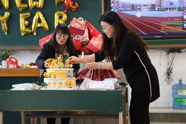 老师送学生小奖品学生，，老师送学生小奖品学生