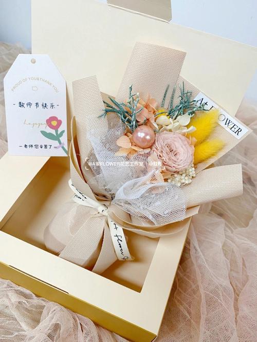教师节送老师的干花,教师节送老师的干花是什么花,一二三四年级教师节礼物手工?