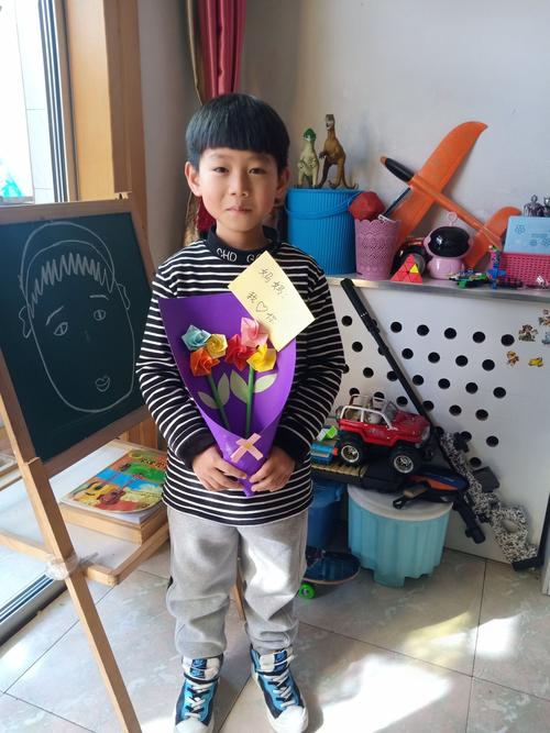 38节需要送老师礼物吗，38节需要送老师礼物吗请问，一年级小孩发烧该不该送上学？