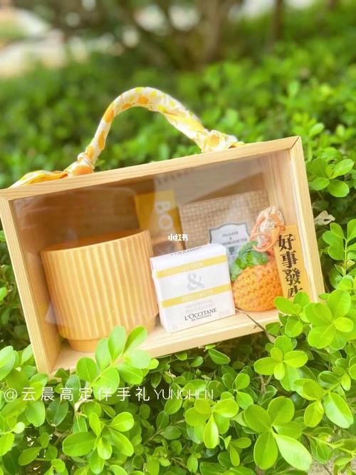 秋天适合送客户什么礼品,秋天适合送客户什么礼品呢,适合秋天送的小礼物?