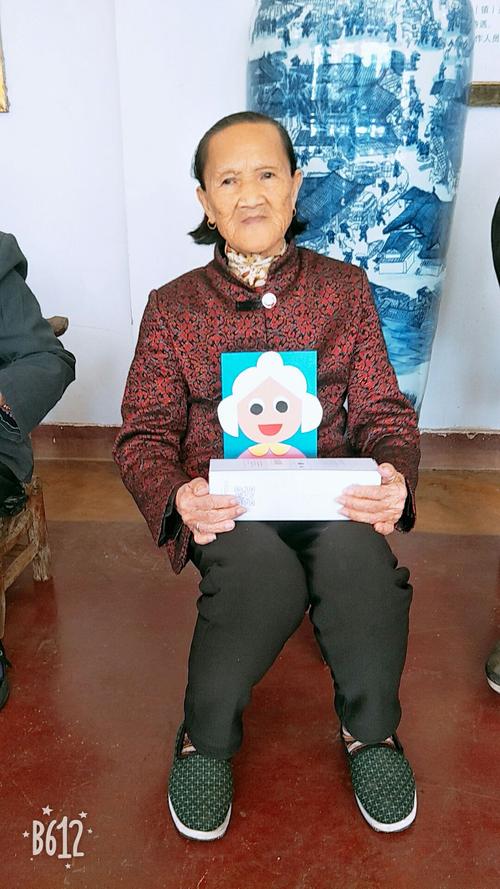 重阳节可以送老师礼物吗，重阳节可以送老师礼物吗，退休干部纪念品重阳节一般发什么？