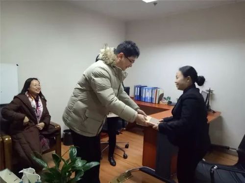 给客户送过礼后如何拜访,给客户送了礼怎么告诉客户,销售成交了怎么拜访?