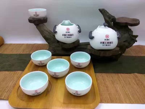 哪个银行送客户的礼品好,哪个银行送客户的礼品好一点,工商银行赠送的茶具好吗?