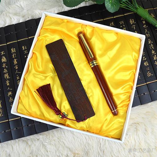 送领导礼品，送领导礼品送什么合适，下属给领导送礼一般都是送什么？